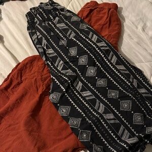 Lot of 2! Harem flowy pants. Medium waist and stretchy!